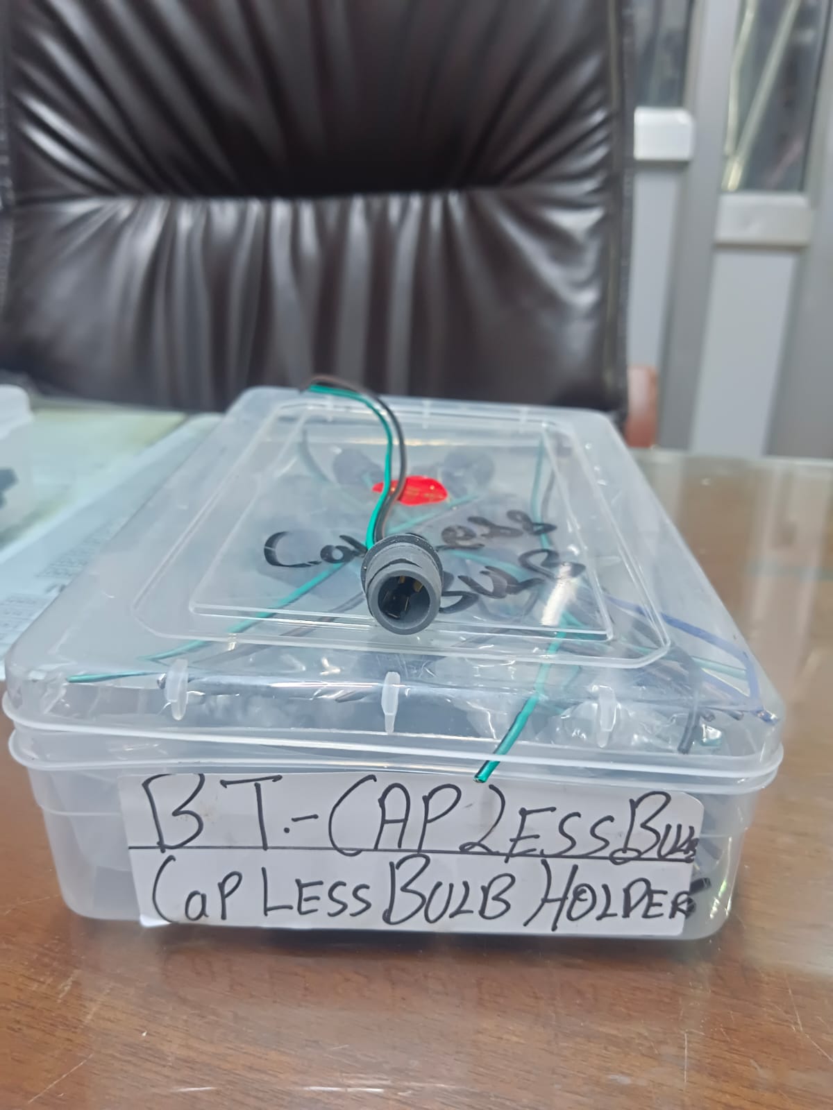 Capless Bulb Holder